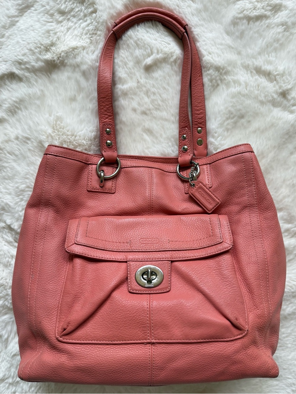 VTG Coach Penelope Coral Pebbled Leather
Turn Lock Shoulder Bag Tote (F19264)